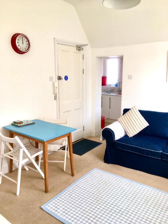 Lyme Regis Renovated Period Seaside Flat Apartman Kültér fotó
