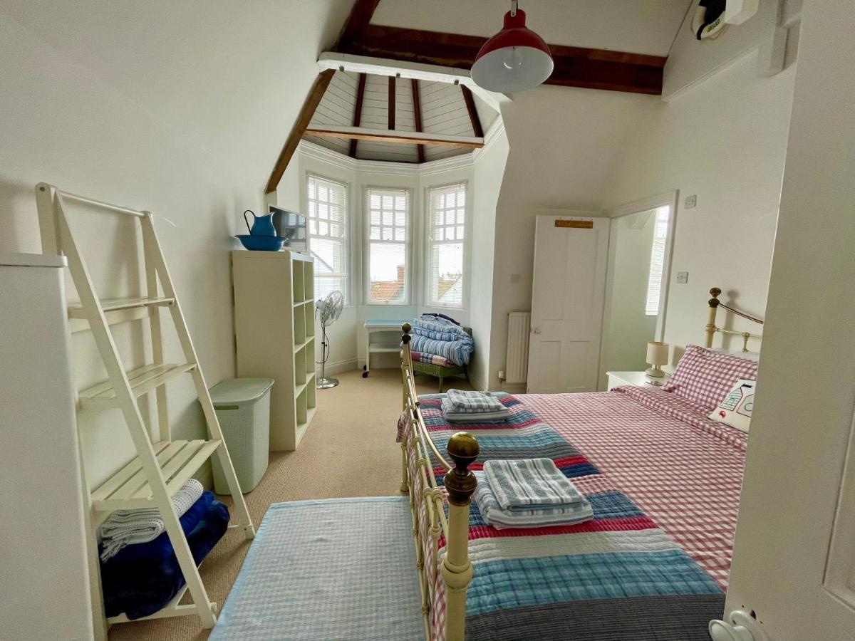 Lyme Regis Renovated Period Seaside Flat Apartman Kültér fotó