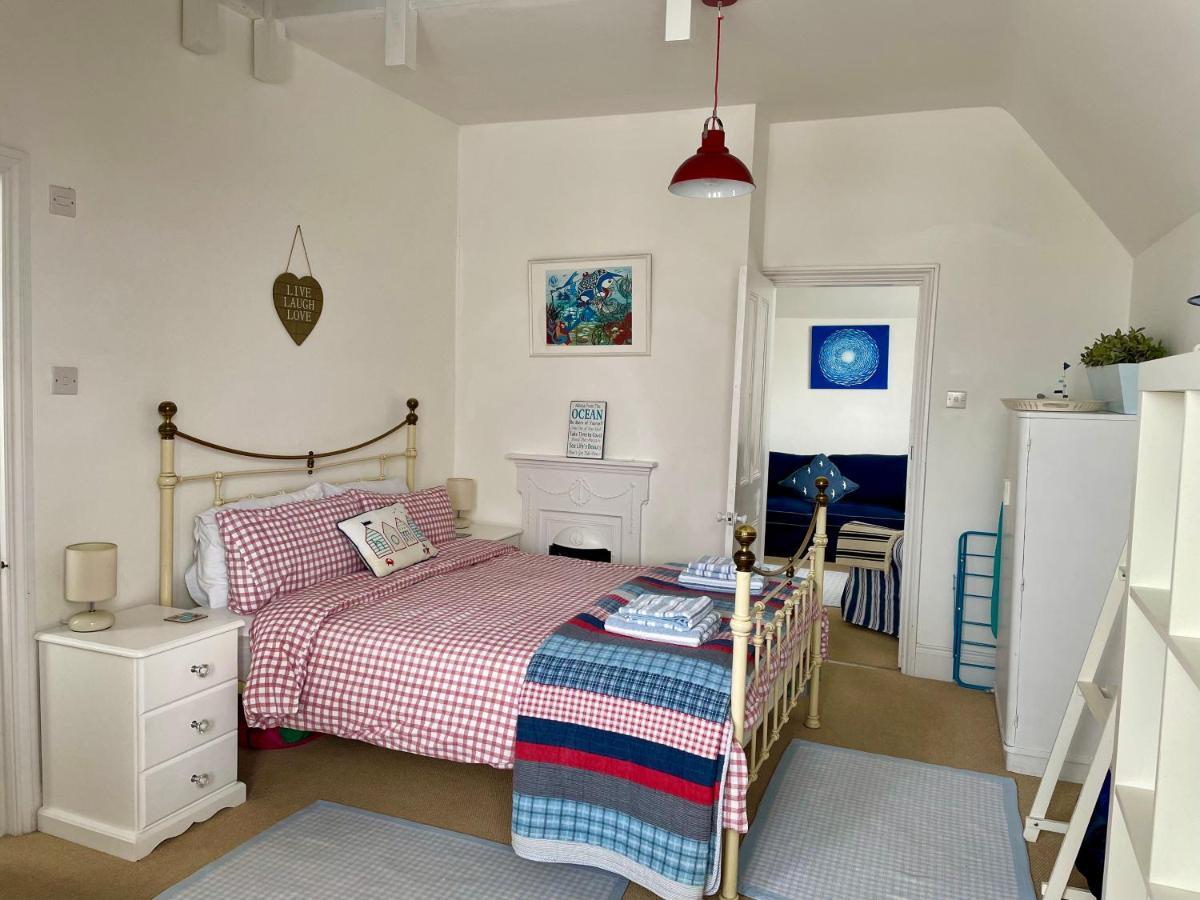 Lyme Regis Renovated Period Seaside Flat Apartman Kültér fotó