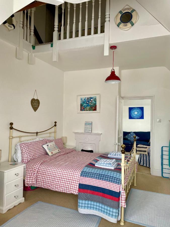 Lyme Regis Renovated Period Seaside Flat Apartman Kültér fotó