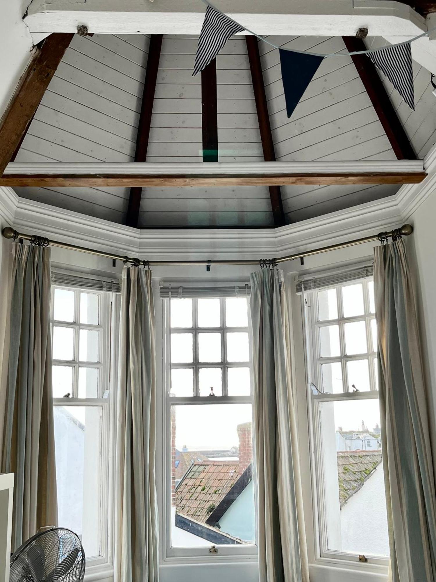 Lyme Regis Renovated Period Seaside Flat Apartman Kültér fotó