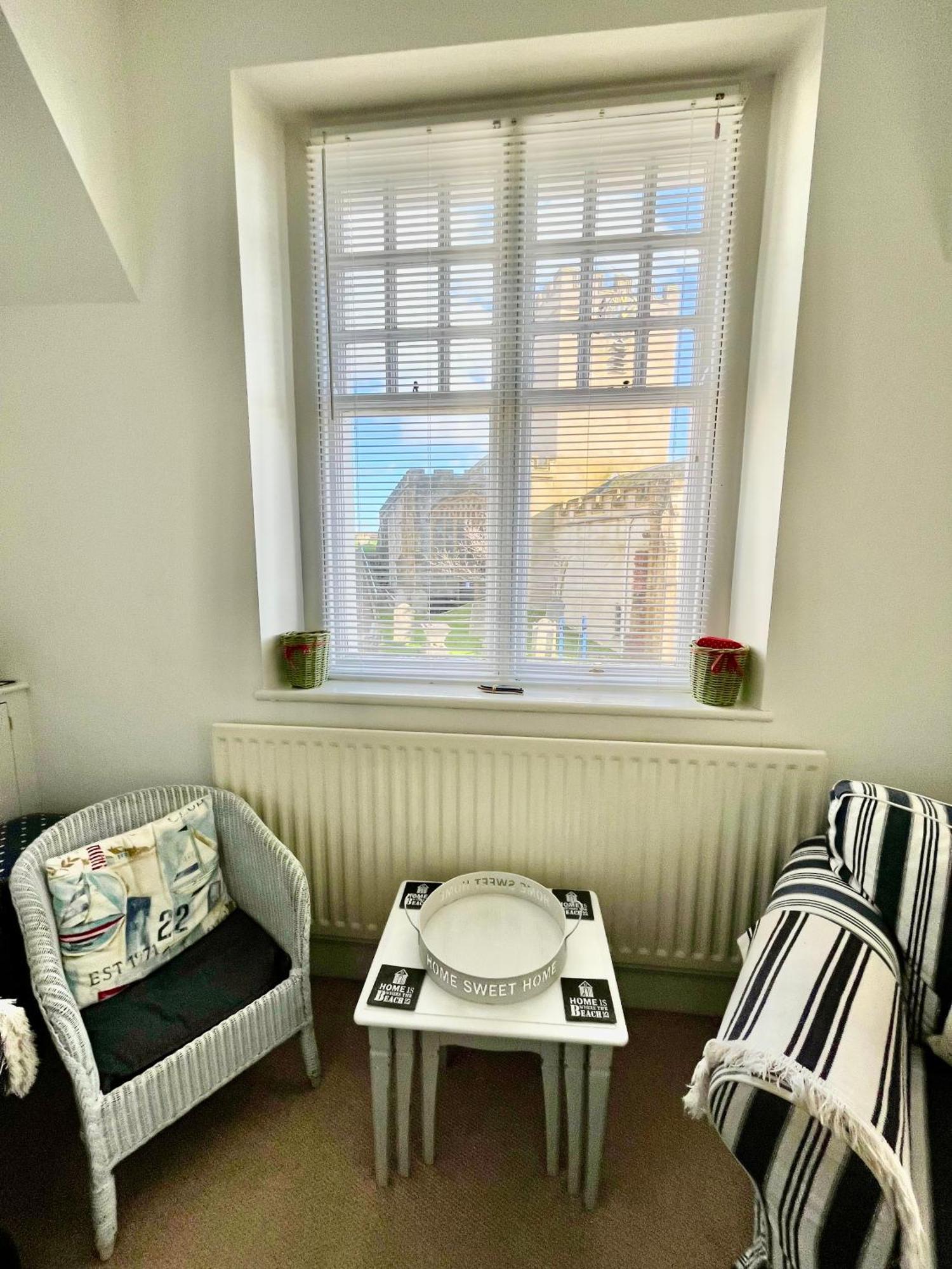 Lyme Regis Renovated Period Seaside Flat Apartman Kültér fotó