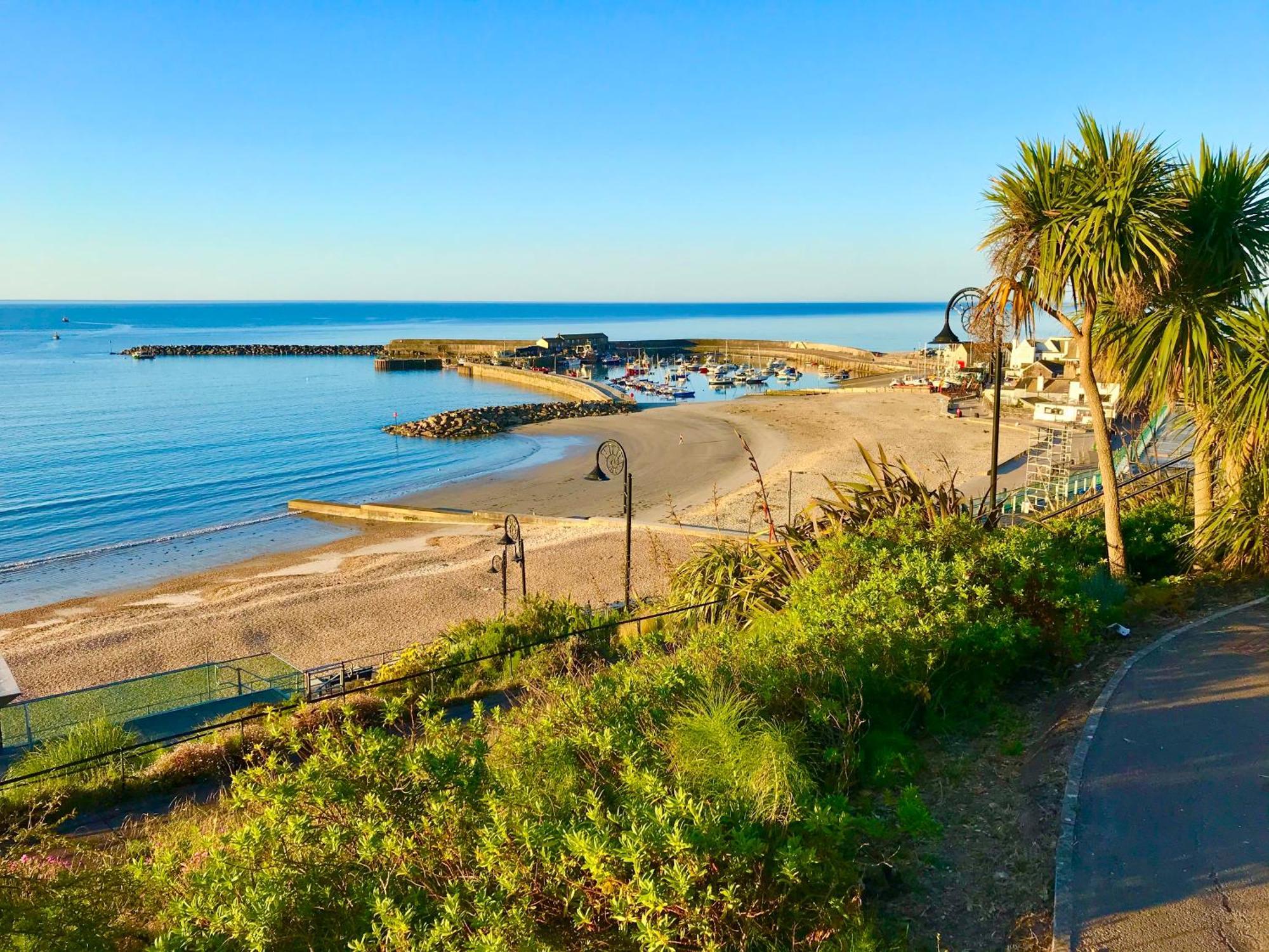 Lyme Regis Renovated Period Seaside Flat Apartman Kültér fotó